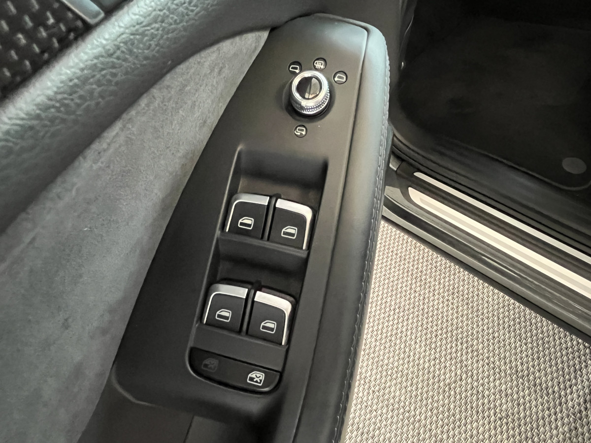 AUDI SQ5 3,0  TDI V6 326 COMPETITION  BVA8 QUATTRO ATTELAGE  GPS HIFI B&O KEYLESS REGULATEUR ADAPTATIF  BI-XENON  PARK PILOT  DRIVE SELECT JANTE 21  EXCELLENT ETAT