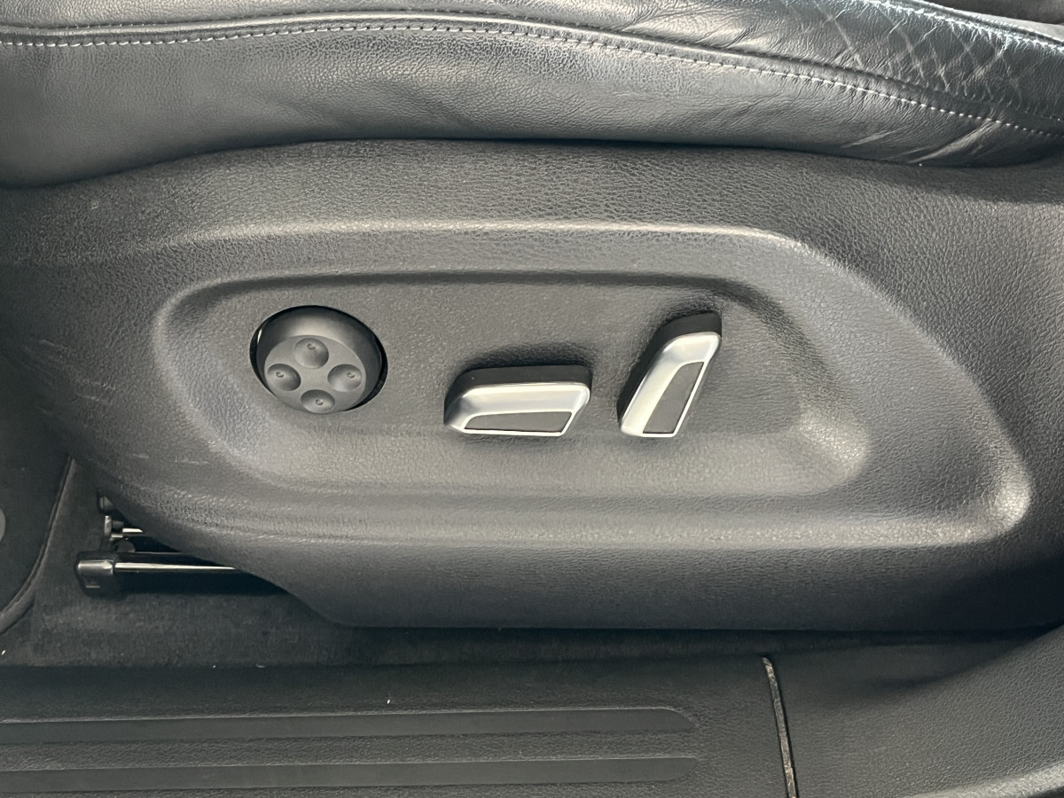 AUDI SQ5 3,0  TDI V6 326 COMPETITION  BVA8 QUATTRO ATTELAGE  GPS HIFI B&O KEYLESS REGULATEUR ADAPTATIF  BI-XENON  PARK PILOT  DRIVE SELECT JANTE 21  EXCELLENT ETAT