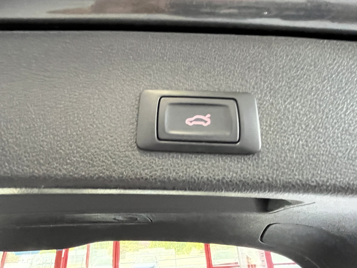 AUDI SQ5 3,0  TDI V6 326 COMPETITION  BVA8 QUATTRO ATTELAGE  GPS HIFI B&O KEYLESS REGULATEUR ADAPTATIF  BI-XENON  PARK PILOT  DRIVE SELECT JANTE 21  EXCELLENT ETAT