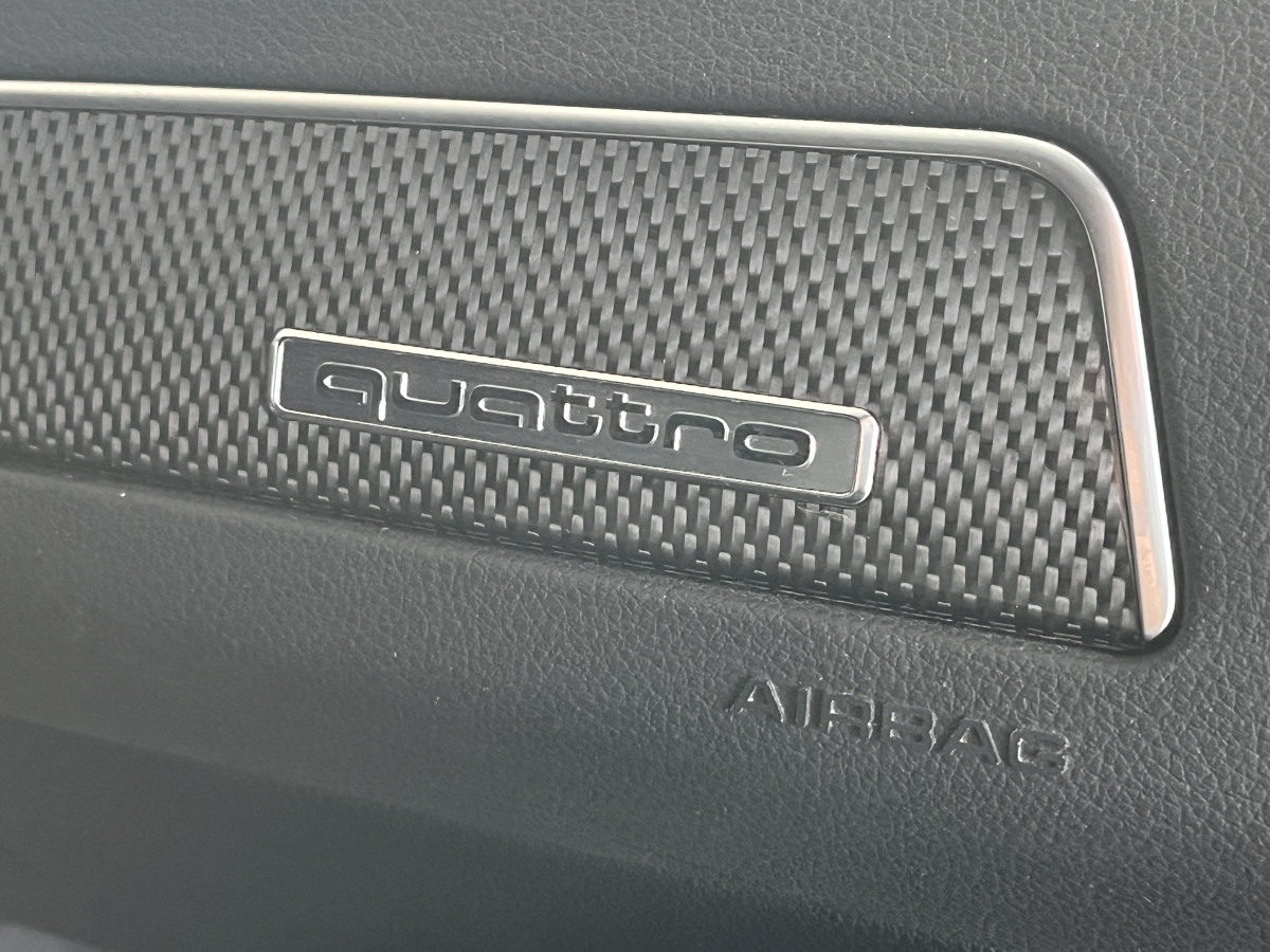 AUDI SQ5 3,0  TDI V6 326 COMPETITION  BVA8 QUATTRO ATTELAGE  GPS HIFI B&O KEYLESS REGULATEUR ADAPTATIF  BI-XENON  PARK PILOT  DRIVE SELECT JANTE 21  EXCELLENT ETAT