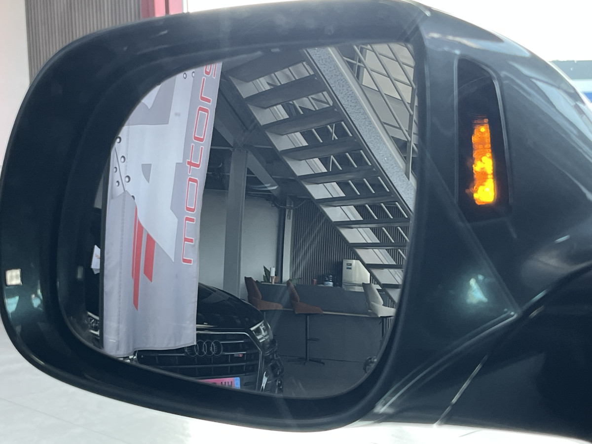 AUDI SQ5 3,0  TDI V6 326 COMPETITION  BVA8 QUATTRO ATTELAGE  GPS HIFI B&O KEYLESS REGULATEUR ADAPTATIF  BI-XENON  PARK PILOT  DRIVE SELECT JANTE 21  EXCELLENT ETAT