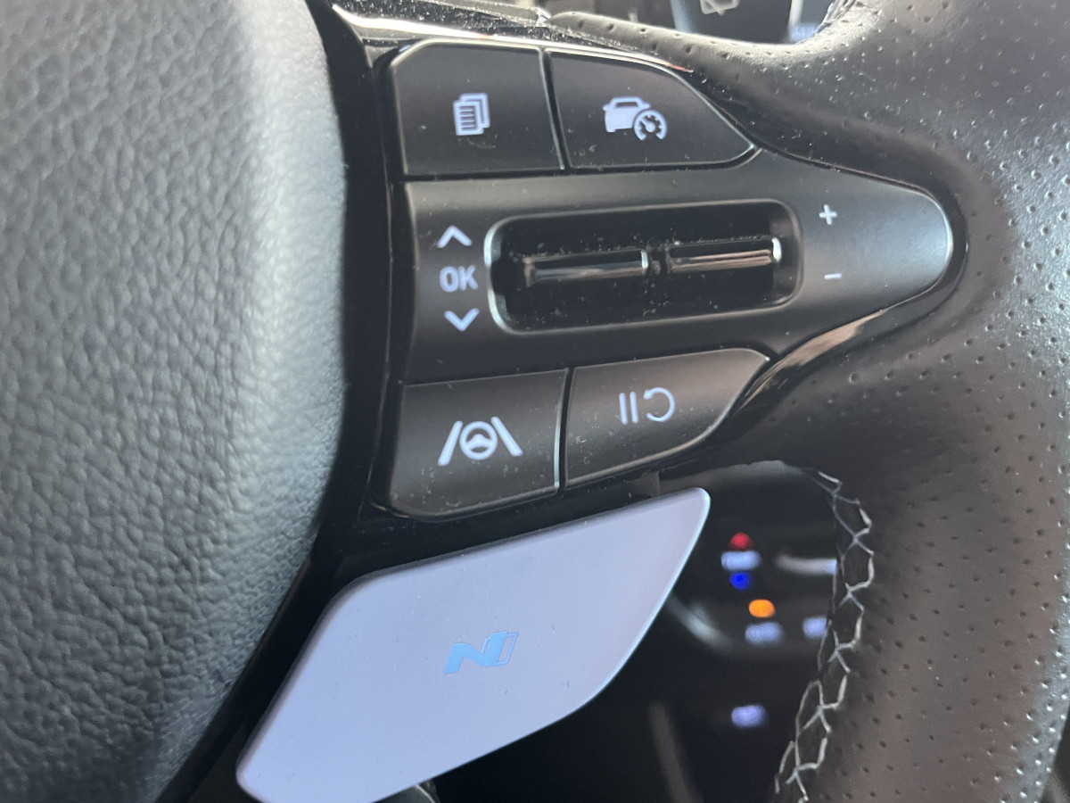 HYUNDAI I20 N 1,6 T-GDI 204 GPS CAMERA APPLE CARPLAY REGULATEUR LIMITEUR KEYLESS VIRTUAL COCKPIT DRIVE SELECT HIFI BOSE FULL LED DIFFERENTIEL A GLISSEMENT ETAT NEUF