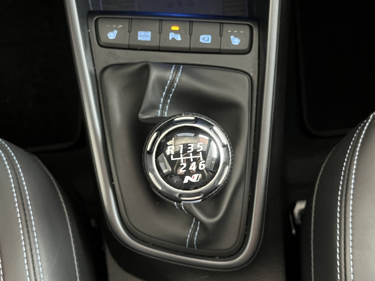 HYUNDAI I20 N 1,6 T-GDI 204 GPS CAMERA APPLE CARPLAY REGULATEUR LIMITEUR KEYLESS VIRTUAL COCKPIT DRIVE SELECT HIFI BOSE FULL LED DIFFERENTIEL A GLISSEMENT ETAT NEUF