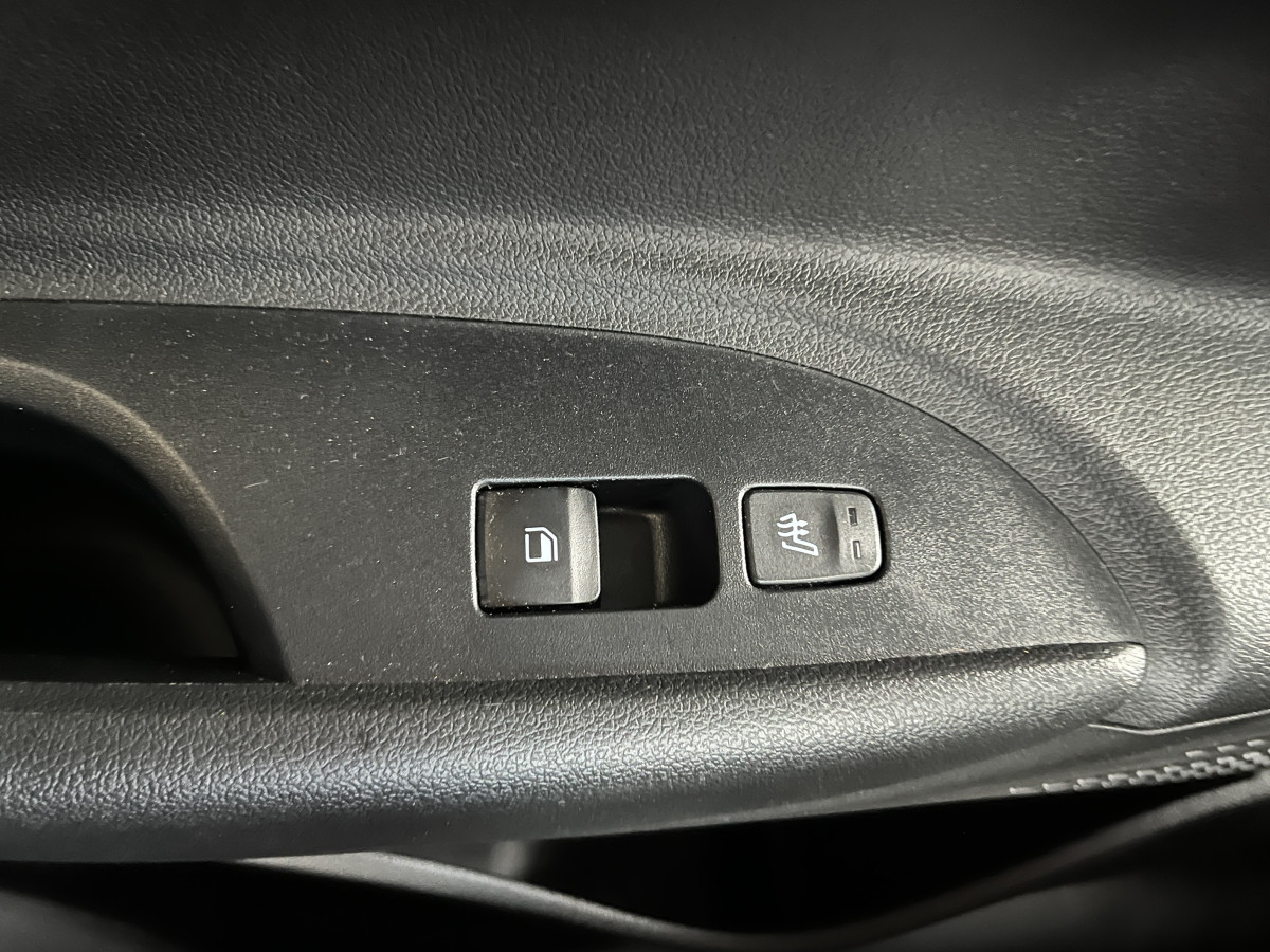 HYUNDAI I20 N 1,6 T-GDI 204 GPS CAMERA APPLE CARPLAY REGULATEUR LIMITEUR KEYLESS VIRTUAL COCKPIT DRIVE SELECT HIFI BOSE FULL LED DIFFERENTIEL A GLISSEMENT ETAT NEUF
