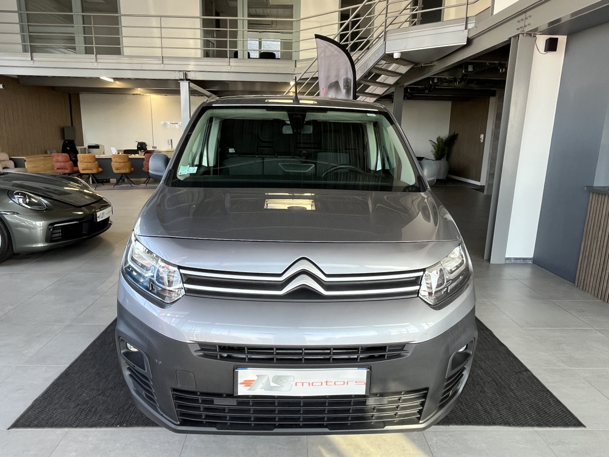 CITROEN BERLINGO VAN 1,5 HDI 130 EAT8  3 PLACES GPS ANDROID APPLE CAR PLAY KEYLESS  REGULATEUR LIMITEUR MODE ASPHALT PARK PILOT FEUX HALOGENE PORTES COULISSANTE EXCELLENT ETAT