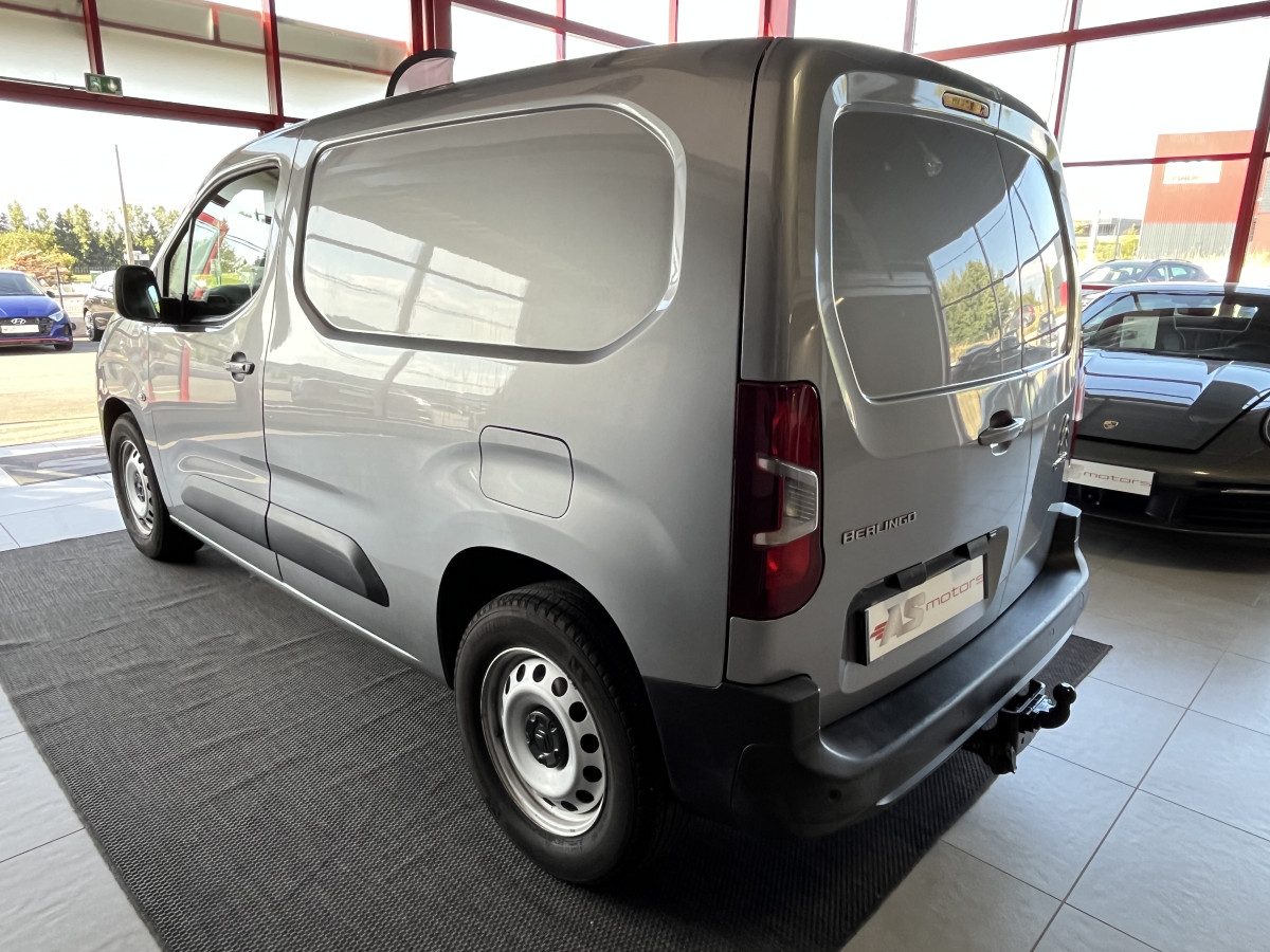 CITROEN BERLINGO VAN 1,5 HDI 130 EAT8  3 PLACES GPS ANDROID APPLE CAR PLAY KEYLESS  REGULATEUR LIMITEUR MODE ASPHALT PARK PILOT FEUX HALOGENE PORTES COULISSANTE EXCELLENT ETAT