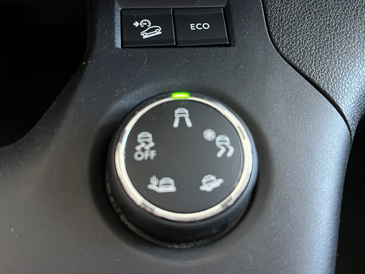 CITROEN BERLINGO VAN 1,5 HDI 130 EAT8  3 PLACES GPS ANDROID APPLE CAR PLAY KEYLESS  REGULATEUR LIMITEUR MODE ASPHALT PARK PILOT FEUX HALOGENE PORTES COULISSANTE EXCELLENT ETAT