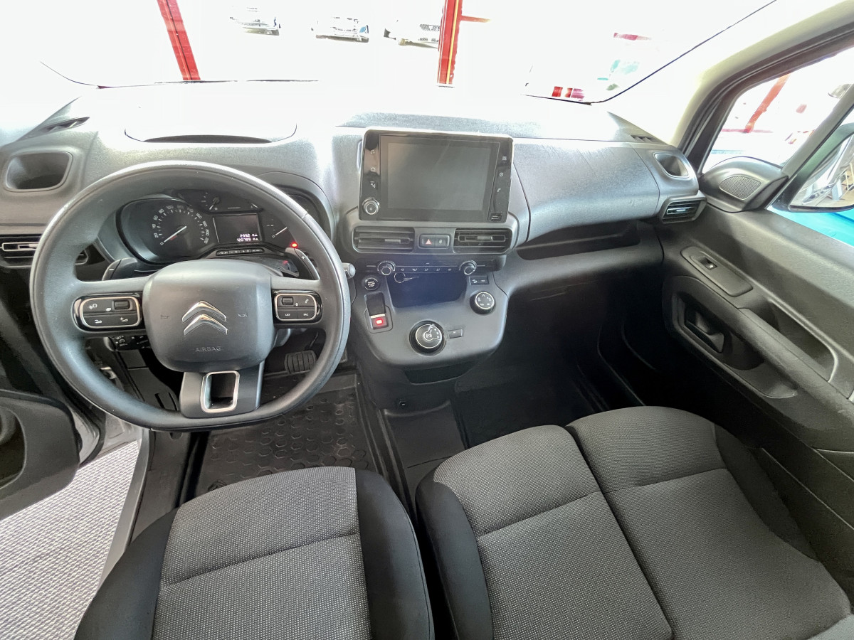 CITROEN BERLINGO VAN 1,5 HDI 130 EAT8  3 PLACES GPS ANDROID APPLE CAR PLAY KEYLESS  REGULATEUR LIMITEUR MODE ASPHALT PARK PILOT FEUX HALOGENE PORTES COULISSANTE EXCELLENT ETAT