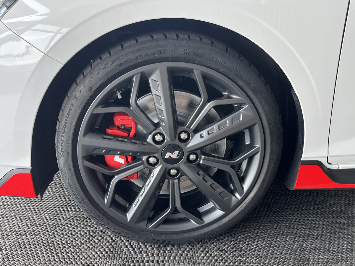 HYUNDAI I20 N 1,6 T-GDI 204 GPS CAMERA APPLE CARPLAY REGULATEUR LIMITEUR KEYLESS VIRTUAL COCKPIT DRIVE SELECT HIFI BOSE FULL LED DIFFERENTIEL A GLISSEMENT ETAT NEUF