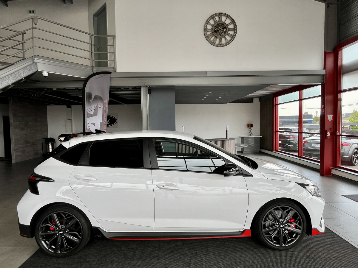 HYUNDAI I20 N 1,6 T-GDI 204 GPS CAMERA APPLE CARPLAY REGULATEUR LIMITEUR KEYLESS VIRTUAL COCKPIT DRIVE SELECT HIFI BOSE FULL LED DIFFERENTIEL A GLISSEMENT ETAT NEUF