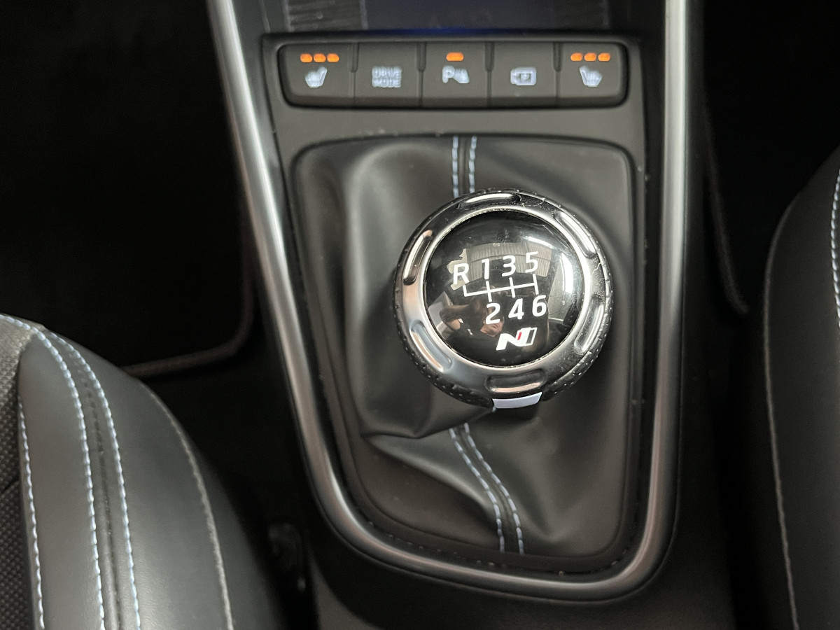 HYUNDAI I20 N 1,6 T-GDI 204 GPS CAMERA APPLE CARPLAY REGULATEUR LIMITEUR KEYLESS VIRTUAL COCKPIT DRIVE SELECT HIFI BOSE FULL LED DIFFERENTIEL A GLISSEMENT ETAT NEUF