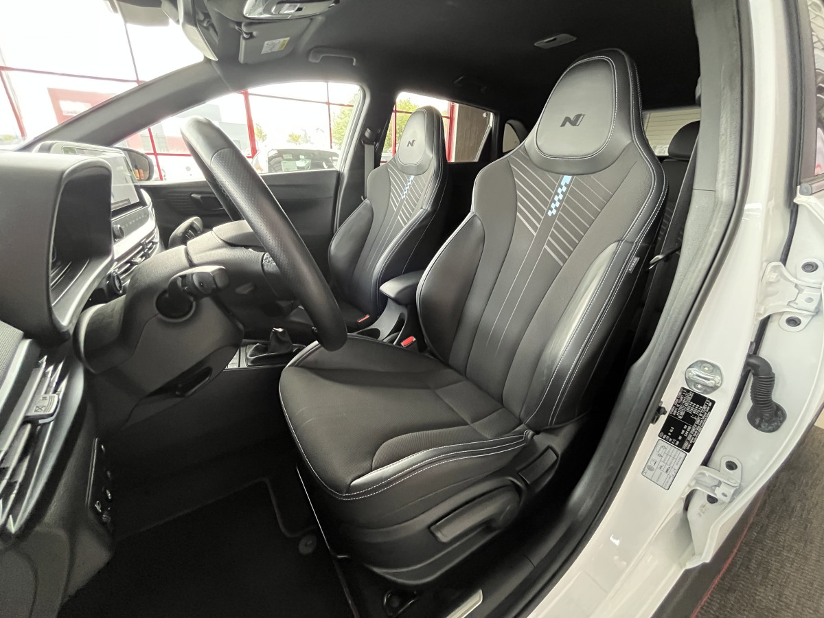 HYUNDAI I20 N 1,6 T-GDI 204 GPS CAMERA APPLE CARPLAY REGULATEUR LIMITEUR KEYLESS VIRTUAL COCKPIT DRIVE SELECT HIFI BOSE FULL LED DIFFERENTIEL A GLISSEMENT ETAT NEUF