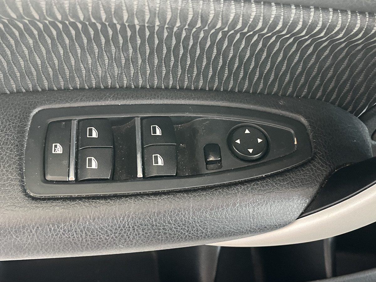 BMW SERIE 1 114 D 95 F20  TYPE BUSINESS DESIGN  GPS  CAMERA KEYLESS FEUX HALOGENE REGULATEUR LIMITEUR JANTES ALU 16  PARK PILOT TRES BON ETAT