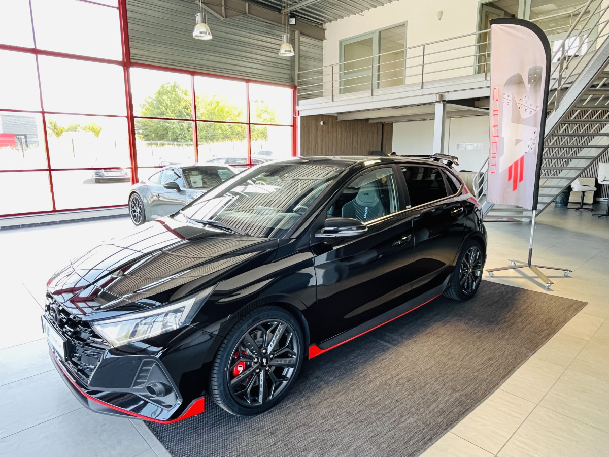 HYUNDAI I20 N 1,6 T-GDI 204 GPS CAMERA APPLE CARPLAY REGULATEUR LIMITEUR KEYLESS VIRTUAL COCKPIT DRIVE SELECT HIFI BOSE FULL LED DIFFERENTIEL A GLISSEMENT ETAT NEUF