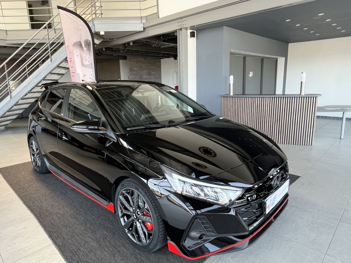 HYUNDAI I20 N 1,6 T-GDI 204 GPS CAMERA APPLE CARPLAY REGULATEUR LIMITEUR KEYLESS VIRTUAL COCKPIT DRIVE SELECT HIFI BOSE FULL LED DIFFERENTIEL A GLISSEMENT ETAT NEUF