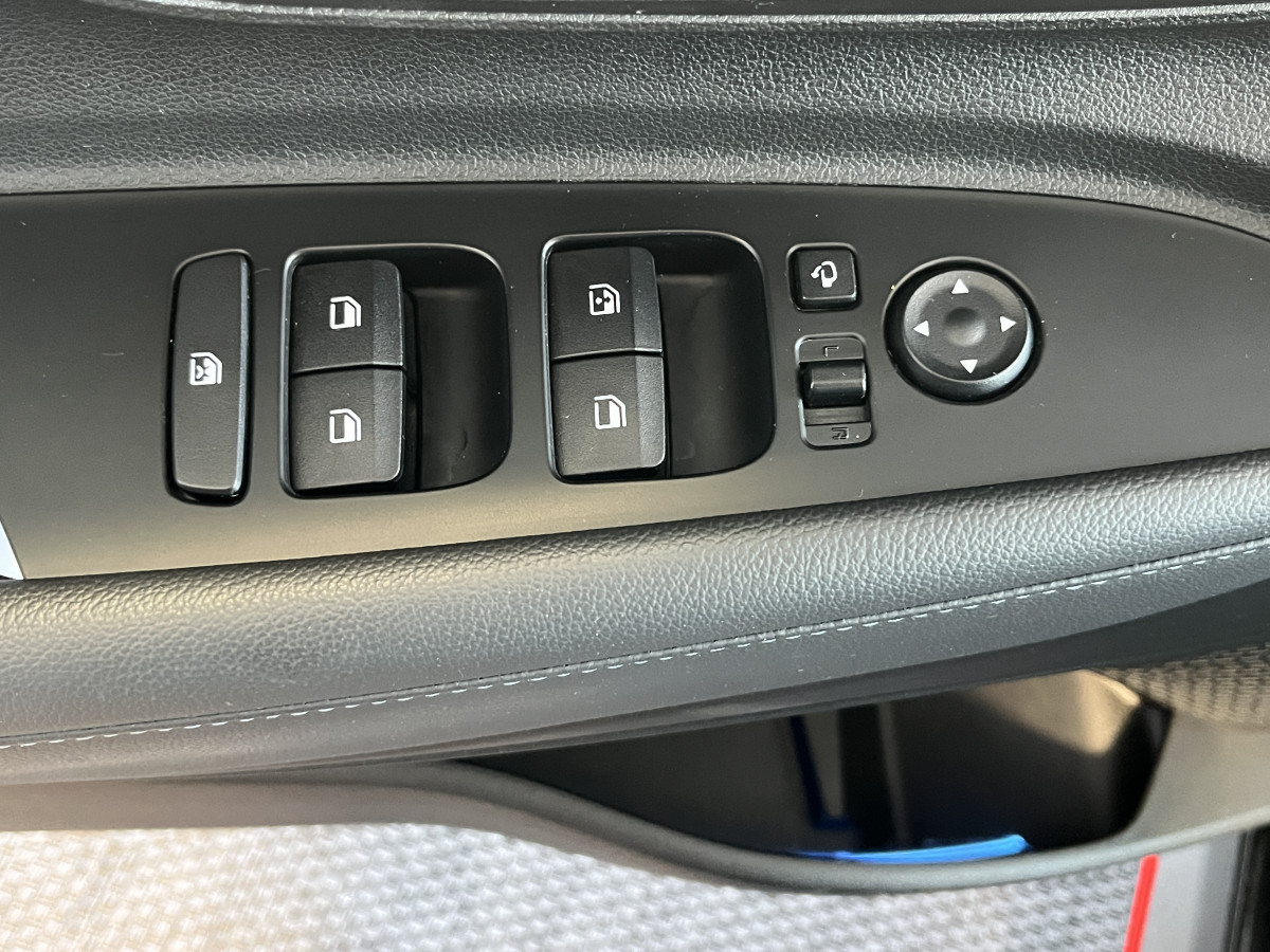 HYUNDAI I20 N 1,6 T-GDI 204 GPS CAMERA APPLE CARPLAY REGULATEUR LIMITEUR KEYLESS VIRTUAL COCKPIT DRIVE SELECT HIFI BOSE FULL LED DIFFERENTIEL A GLISSEMENT ETAT NEUF