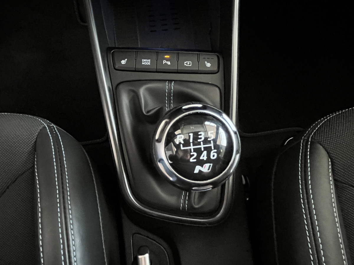 HYUNDAI I20 N 1,6 T-GDI 204 GPS CAMERA APPLE CARPLAY REGULATEUR LIMITEUR KEYLESS VIRTUAL COCKPIT DRIVE SELECT HIFI BOSE FULL LED DIFFERENTIEL A GLISSEMENT ETAT NEUF