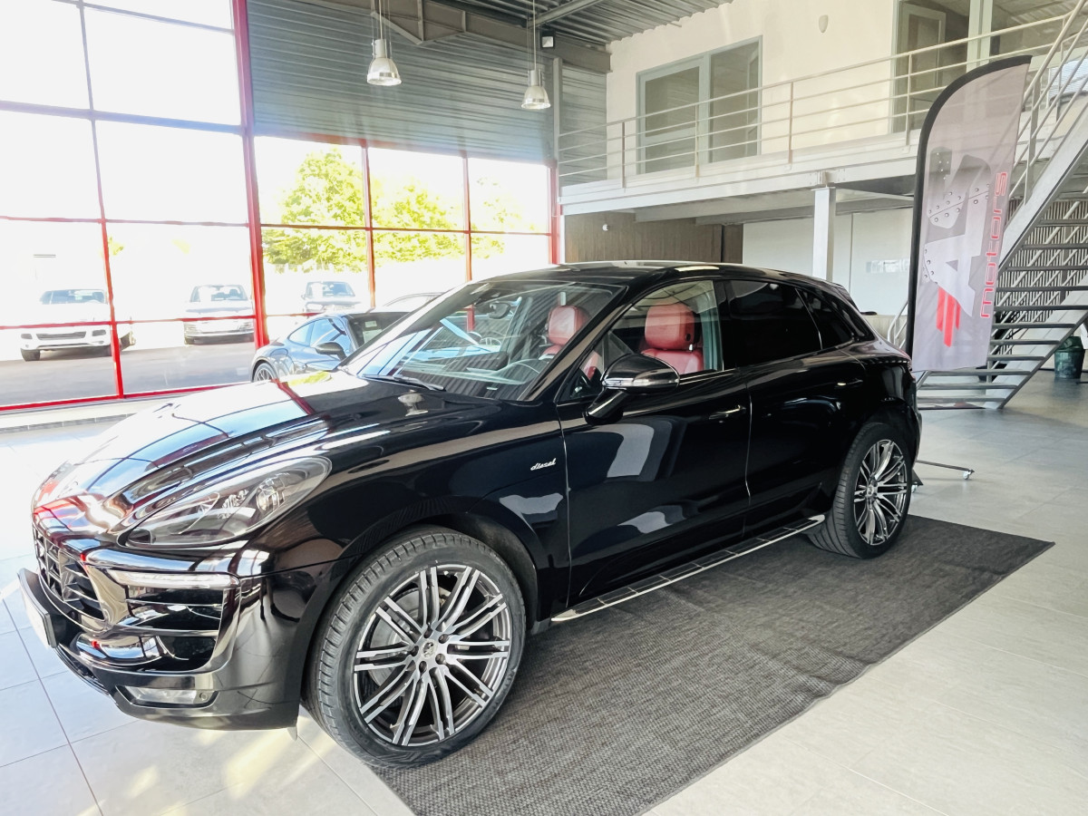 PORSCHE MACAN S DIESEL 3,0 V6 258 4X4 PDK  ATTELAGE GPS CAMERA PASM REGULATEUR HIFI BOSE BI-XENON PACK SPORT DESIGN MARCHE PIED PACK CHRONO SPORT PDLS PLUS PACK CONFORT JANTES TURBO 21