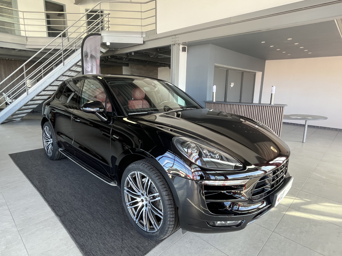 PORSCHE MACAN S DIESEL 3,0 V6 258 4X4 PDK  ATTELAGE GPS CAMERA PASM REGULATEUR HIFI BOSE BI-XENON PACK SPORT DESIGN MARCHE PIED PACK CHRONO SPORT PDLS PLUS PACK CONFORT JANTES TURBO 21