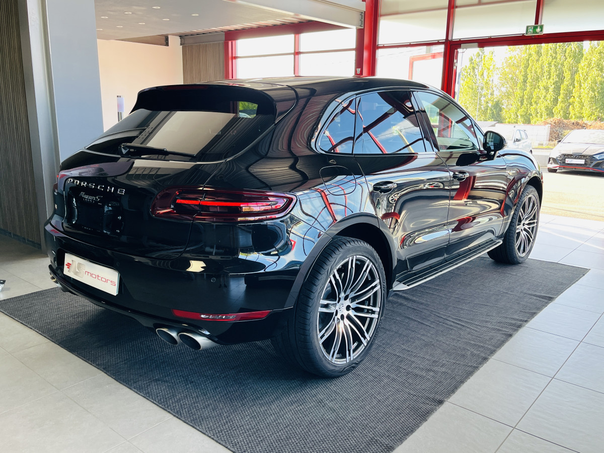 PORSCHE MACAN S DIESEL 3,0 V6 258 4X4 PDK  ATTELAGE GPS CAMERA PASM REGULATEUR HIFI BOSE BI-XENON PACK SPORT DESIGN MARCHE PIED PACK CHRONO SPORT PDLS PLUS PACK CONFORT JANTES TURBO 21