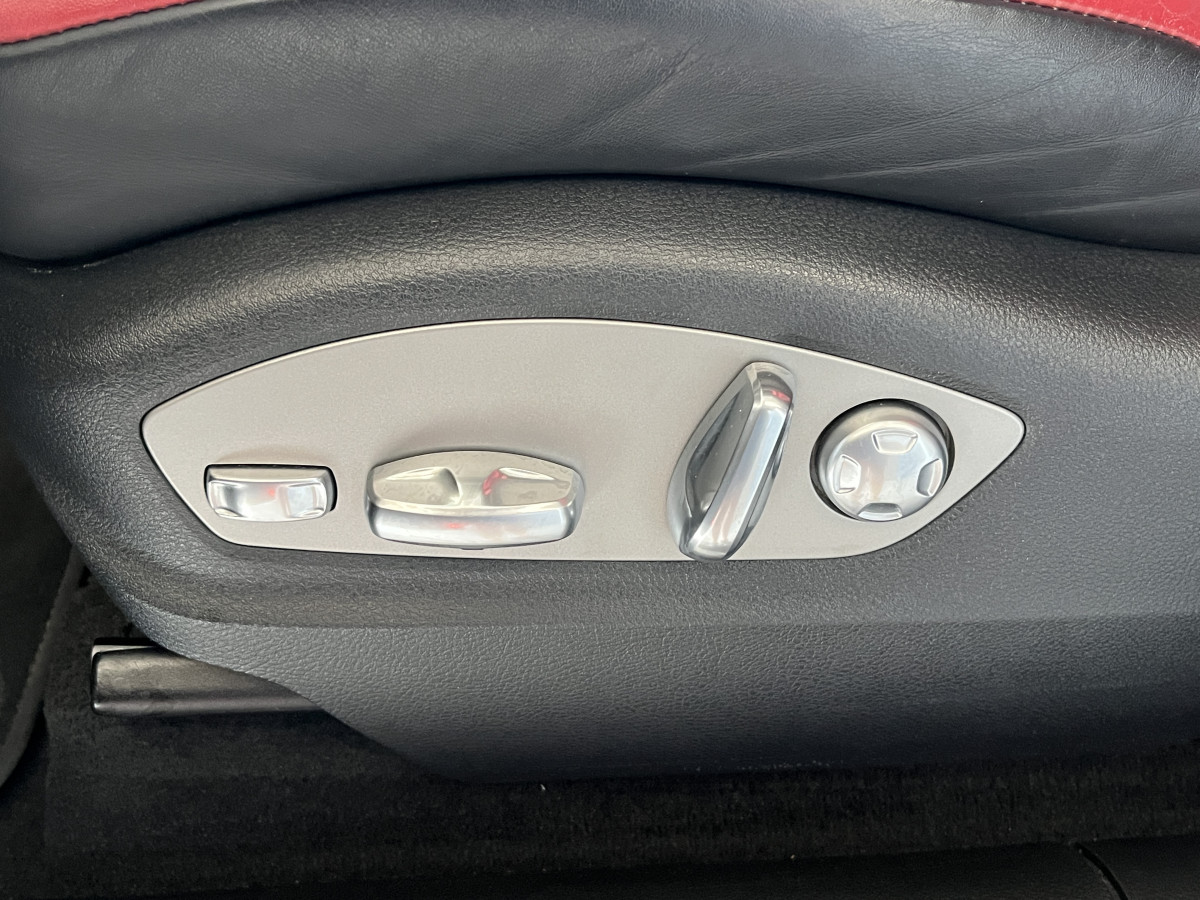 PORSCHE MACAN S DIESEL 3,0 V6 258 4X4 PDK  ATTELAGE GPS CAMERA PASM REGULATEUR HIFI BOSE BI-XENON PACK SPORT DESIGN MARCHE PIED PACK CHRONO SPORT PDLS PLUS PACK CONFORT JANTES TURBO 21