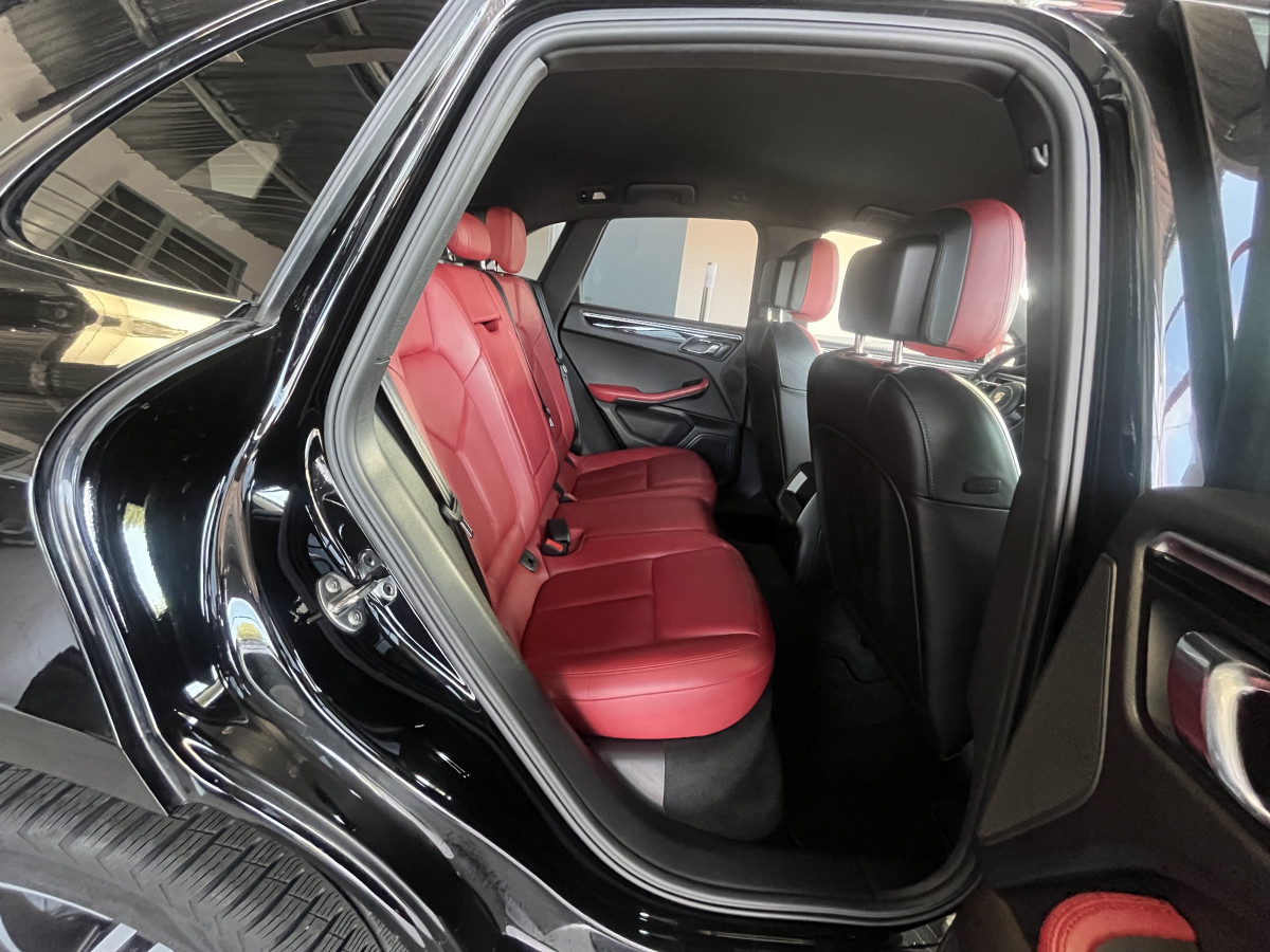 PORSCHE MACAN S DIESEL 3,0 V6 258 4X4 PDK  ATTELAGE GPS CAMERA PASM REGULATEUR HIFI BOSE BI-XENON PACK SPORT DESIGN MARCHE PIED PACK CHRONO SPORT PDLS PLUS PACK CONFORT JANTES TURBO 21