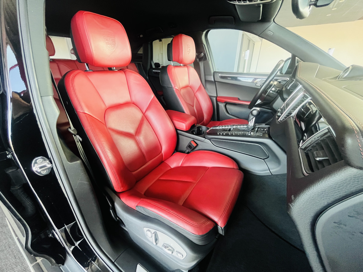 PORSCHE MACAN S DIESEL 3,0 V6 258 4X4 PDK  ATTELAGE GPS CAMERA PASM REGULATEUR HIFI BOSE BI-XENON PACK SPORT DESIGN MARCHE PIED PACK CHRONO SPORT PDLS PLUS PACK CONFORT JANTES TURBO 21