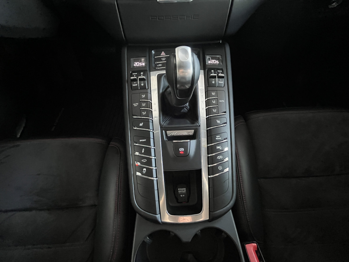 PORSCHE MACAN GTS 3,0 V6 360 4X4 PDK ATTELAGE GPS CAMERA 360  HIFI BOSE APPLE CARPLAY PVTS PLUS  PASM REGULATEUR  BI-XENON  SUSPENSION PNEUMATIQUE  JANTE 21 TURBO  ETAT NEUF
