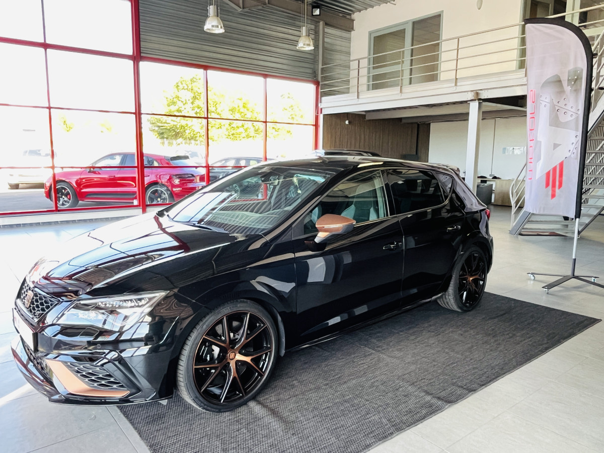 SEAT LEON CUPRA R 2,0 TSI 310 EDITION LIMLITED 799 EXEMPLAIRES GPS CAMERA DCC ACC  KEYLESS REGULATEUR ADAPTATIF SIEGES BAQUETS PACK ALCANTARA  DIVE PROFILE PACK CARBON APPLE CARPLAY FULL LED PARK PILOT HIFI BEATS JANTES 19 ETAT PROCHE DU NEUF