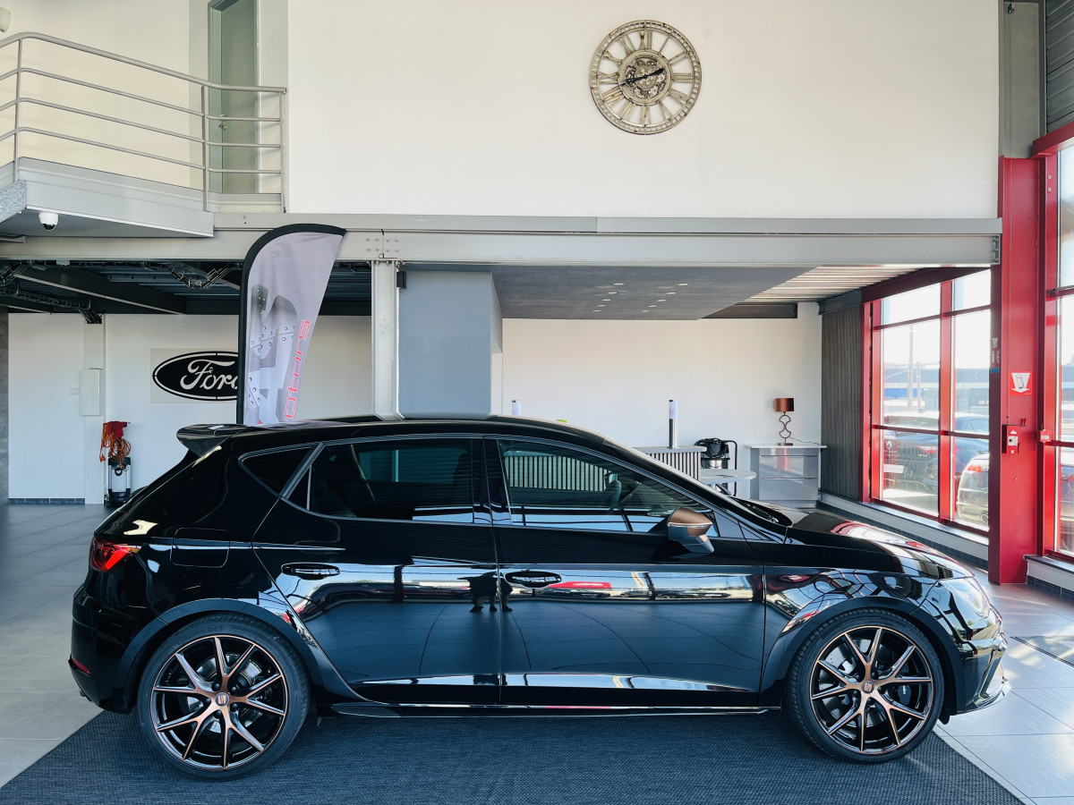 SEAT LEON CUPRA R 2,0 TSI 310 EDITION LIMLITED 799 EXEMPLAIRES GPS CAMERA DCC ACC  KEYLESS REGULATEUR ADAPTATIF SIEGES BAQUETS PACK ALCANTARA  DIVE PROFILE PACK CARBON APPLE CARPLAY FULL LED PARK PILOT HIFI BEATS JANTES 19 ETAT PROCHE DU NEUF