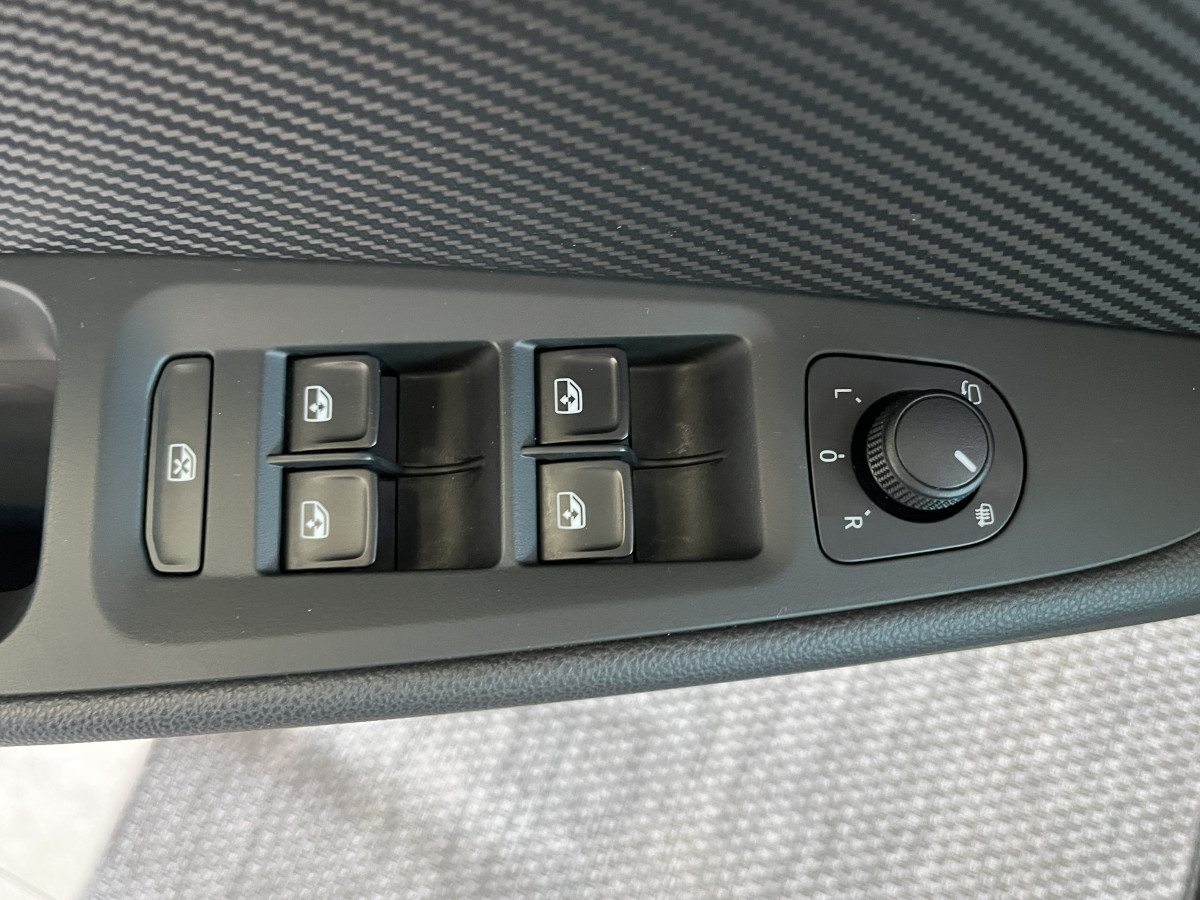 SEAT LEON CUPRA R 2,0 TSI 310 EDITION LIMLITED 799 EXEMPLAIRES GPS CAMERA DCC ACC  KEYLESS REGULATEUR ADAPTATIF SIEGES BAQUETS PACK ALCANTARA  DIVE PROFILE PACK CARBON APPLE CARPLAY FULL LED PARK PILOT HIFI BEATS JANTES 19 ETAT PROCHE DU NEUF