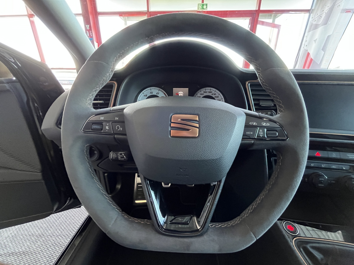 SEAT LEON CUPRA R 2,0 TSI 310 EDITION LIMLITED 799 EXEMPLAIRES GPS CAMERA DCC ACC  KEYLESS REGULATEUR ADAPTATIF SIEGES BAQUETS PACK ALCANTARA  DIVE PROFILE PACK CARBON APPLE CARPLAY FULL LED PARK PILOT HIFI BEATS JANTES 19 ETAT PROCHE DU NEUF