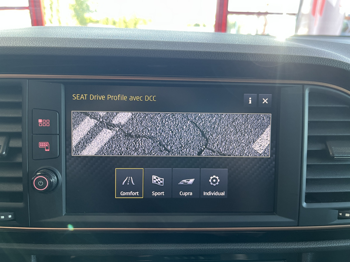 SEAT LEON CUPRA R 2,0 TSI 310 EDITION LIMLITED 799 EXEMPLAIRES GPS CAMERA DCC ACC  KEYLESS REGULATEUR ADAPTATIF SIEGES BAQUETS PACK ALCANTARA  DIVE PROFILE PACK CARBON APPLE CARPLAY FULL LED PARK PILOT HIFI BEATS JANTES 19 ETAT PROCHE DU NEUF