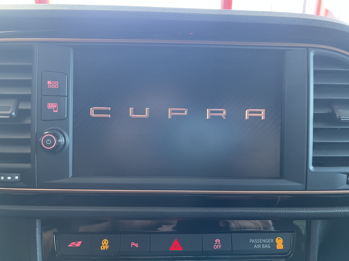 SEAT LEON CUPRA R 2,0 TSI 310 EDITION LIMLITED 799 EXEMPLAIRES GPS CAMERA DCC ACC  KEYLESS REGULATEUR ADAPTATIF SIEGES BAQUETS PACK ALCANTARA  DIVE PROFILE PACK CARBON APPLE CARPLAY FULL LED PARK PILOT HIFI BEATS JANTES 19 ETAT PROCHE DU NEUF