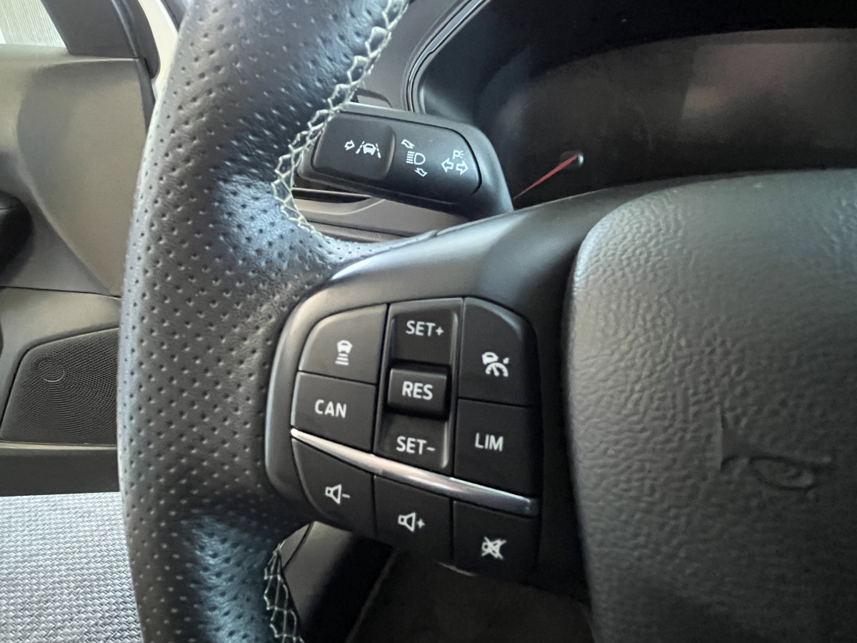 FORD FOCUS ST 2,3 280 TOIT PANORAMIQUE  OUVRANT GPS CAMERA REGULATEUR LIMITEUR KEYLESS APPLE CARPLAY FULL LED PARK PILOT JANTES 19   EXCELLENT ETAT