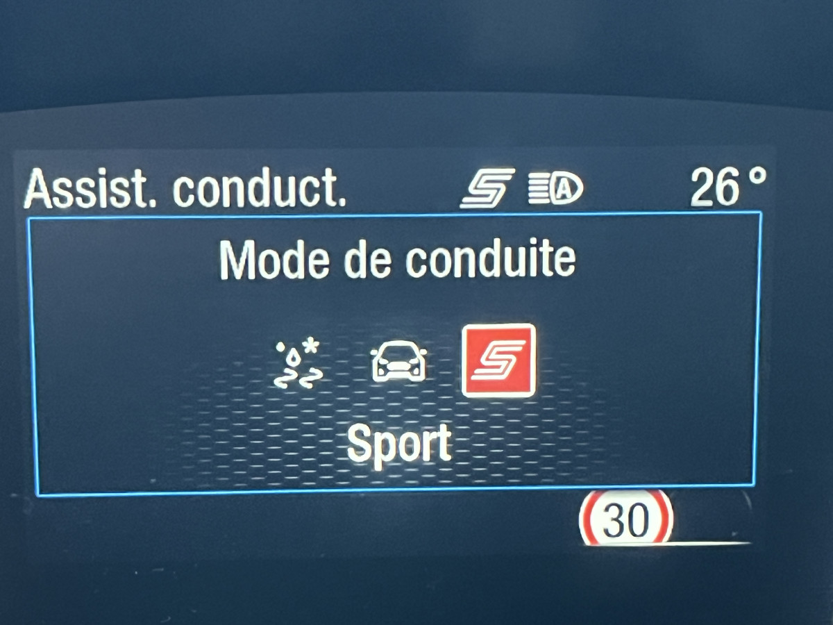 FORD FOCUS ST 2,3 280 TOIT PANORAMIQUE  OUVRANT GPS CAMERA REGULATEUR LIMITEUR KEYLESS APPLE CARPLAY FULL LED PARK PILOT JANTES 19   EXCELLENT ETAT