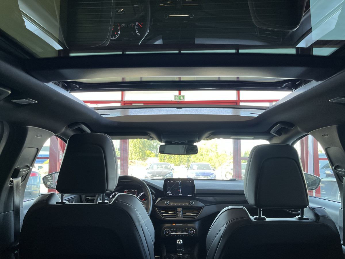 FORD FOCUS ST 2,3 280 TOIT PANORAMIQUE  OUVRANT GPS CAMERA REGULATEUR LIMITEUR KEYLESS APPLE CARPLAY FULL LED PARK PILOT JANTES 19   EXCELLENT ETAT