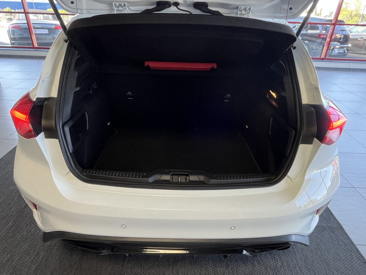FORD FOCUS ST 2,3 280 TOIT PANORAMIQUE  OUVRANT GPS CAMERA REGULATEUR LIMITEUR KEYLESS APPLE CARPLAY FULL LED PARK PILOT JANTES 19   EXCELLENT ETAT