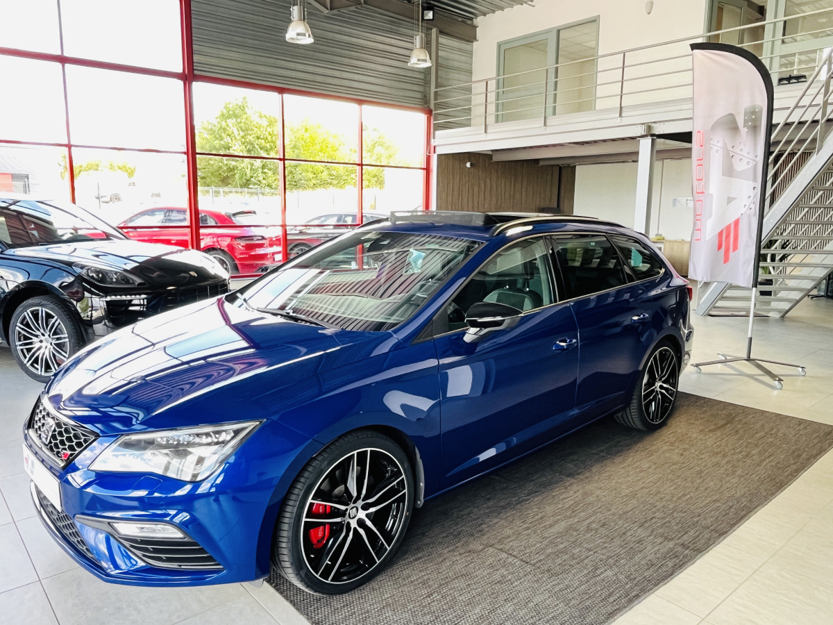 SEAT LEON ST 2,0 TSI 300 DSG6 4DRIVE TOIT PANORAMIQUE OUVRANT GPS CAMERA KEYLESS APPLE CARPLAY ACC DCC REGULATEUR ADAPTATIF SEAT SOUND DRIVE PROFILE PARK PILOT JANTES 19 EXCELLENT ETAT