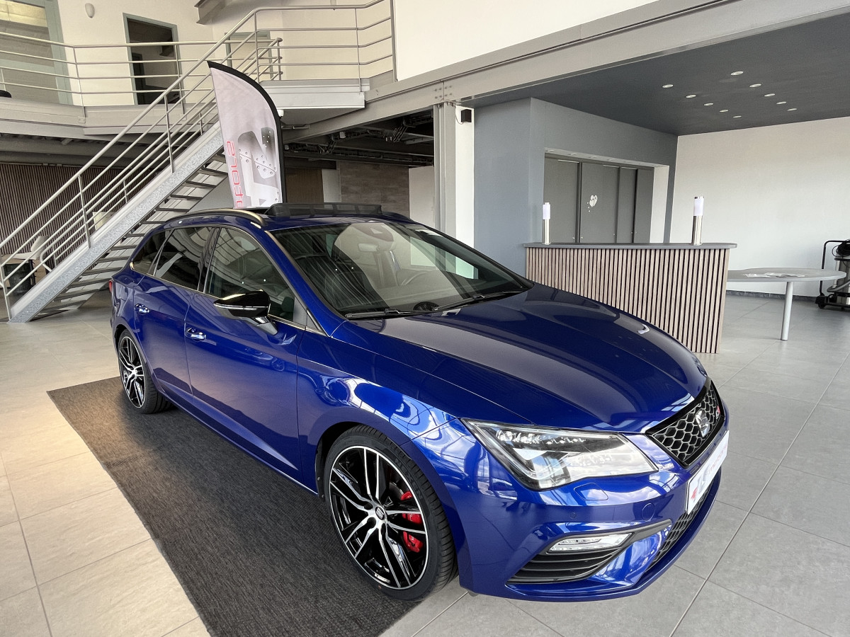 SEAT LEON ST 2,0 TSI 300 DSG6 4DRIVE TOIT PANORAMIQUE OUVRANT GPS CAMERA KEYLESS APPLE CARPLAY ACC DCC REGULATEUR ADAPTATIF SEAT SOUND DRIVE PROFILE PARK PILOT JANTES 19 EXCELLENT ETAT