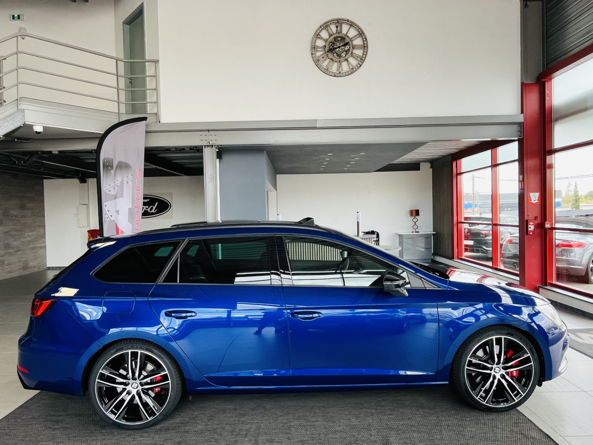 SEAT LEON ST 2,0 TSI 300 DSG6 4DRIVE TOIT PANORAMIQUE OUVRANT GPS CAMERA KEYLESS APPLE CARPLAY ACC DCC REGULATEUR ADAPTATIF SEAT SOUND DRIVE PROFILE PARK PILOT JANTES 19 EXCELLENT ETAT