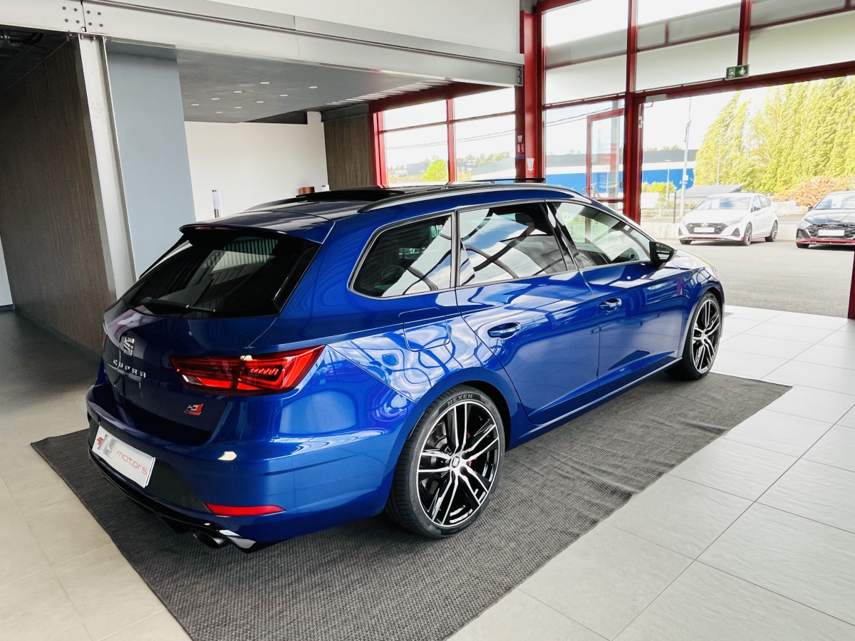 SEAT LEON ST 2,0 TSI 300 DSG6 4DRIVE TOIT PANORAMIQUE OUVRANT GPS CAMERA KEYLESS APPLE CARPLAY ACC DCC REGULATEUR ADAPTATIF SEAT SOUND DRIVE PROFILE PARK PILOT JANTES 19 EXCELLENT ETAT