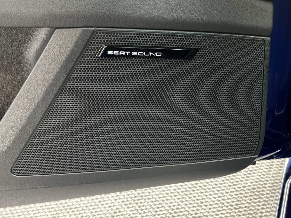 SEAT LEON ST 2,0 TSI 300 DSG6 4DRIVE TOIT PANORAMIQUE OUVRANT GPS CAMERA KEYLESS APPLE CARPLAY ACC DCC REGULATEUR ADAPTATIF SEAT SOUND DRIVE PROFILE PARK PILOT JANTES 19 EXCELLENT ETAT