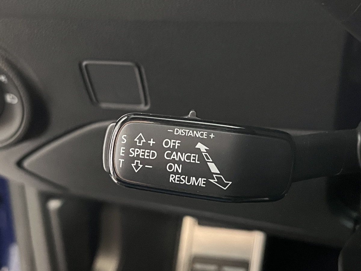 SEAT LEON ST 2,0 TSI 300 DSG6 4DRIVE TOIT PANORAMIQUE OUVRANT GPS CAMERA KEYLESS APPLE CARPLAY ACC DCC REGULATEUR ADAPTATIF SEAT SOUND DRIVE PROFILE PARK PILOT JANTES 19 EXCELLENT ETAT