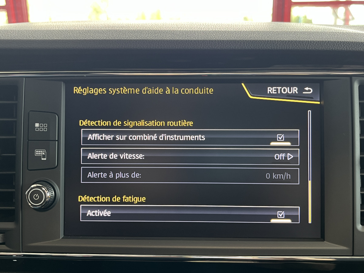 SEAT LEON ST 2,0 TSI 300 DSG6 4DRIVE TOIT PANORAMIQUE OUVRANT GPS CAMERA KEYLESS APPLE CARPLAY ACC DCC REGULATEUR ADAPTATIF SEAT SOUND DRIVE PROFILE PARK PILOT JANTES 19 EXCELLENT ETAT