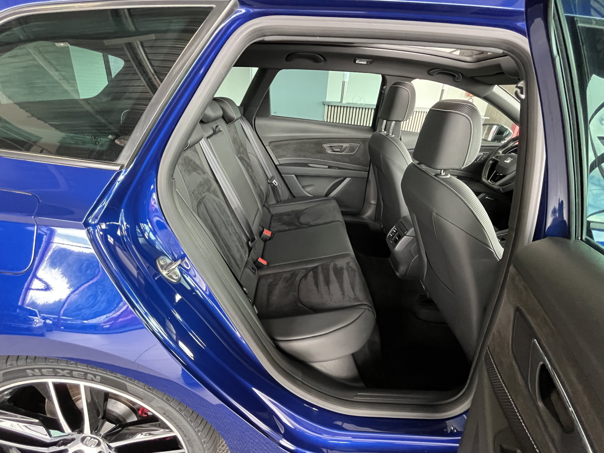SEAT LEON ST 2,0 TSI 300 DSG6 4DRIVE TOIT PANORAMIQUE OUVRANT GPS CAMERA KEYLESS APPLE CARPLAY ACC DCC REGULATEUR ADAPTATIF SEAT SOUND DRIVE PROFILE PARK PILOT JANTES 19 EXCELLENT ETAT