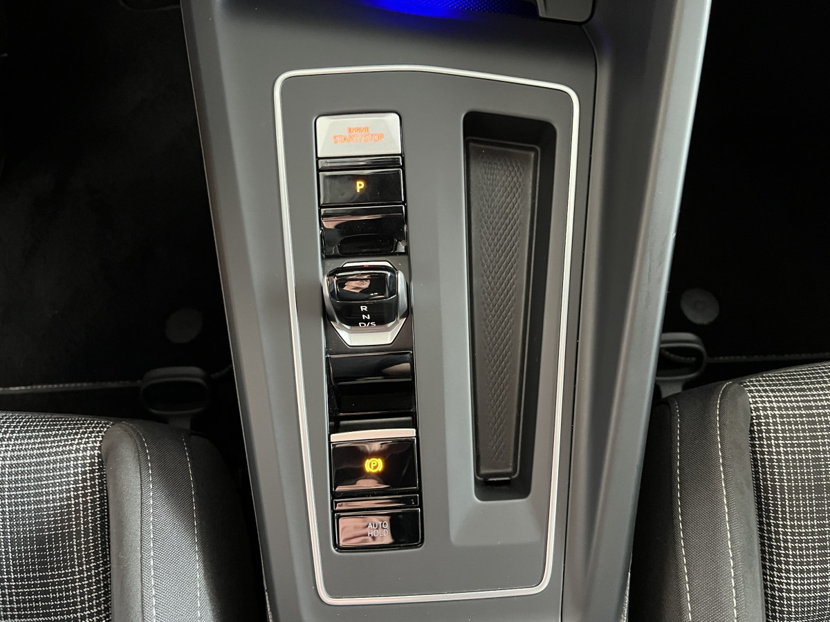 VOLKSWAGEN GOLF 8 GTD 2,0 TDI 200 DSG7 GPS CAMERA ACC COMPORTEMENT DYNAMIQUE  IQ-DRIVE PARK ASSIST PARK PILOT REGULATEUR ADAPTATIF  LIMITEUR FULL LED APPLE CARPLAY KEYLESS DRIVE SELECT  EXCELLENT ETAT