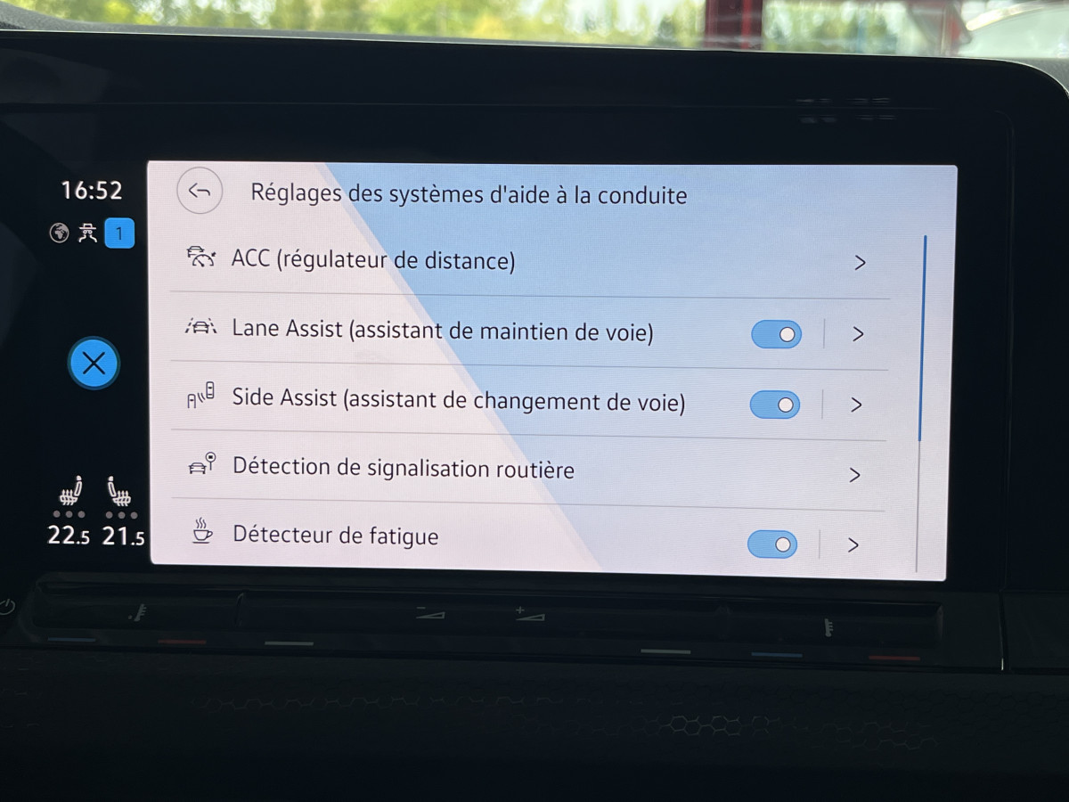 VOLKSWAGEN GOLF 8 GTD 2,0 TDI 200 DSG7 GPS CAMERA ACC COMPORTEMENT DYNAMIQUE  IQ-DRIVE PARK ASSIST PARK PILOT REGULATEUR ADAPTATIF  LIMITEUR FULL LED APPLE CARPLAY KEYLESS DRIVE SELECT  EXCELLENT ETAT