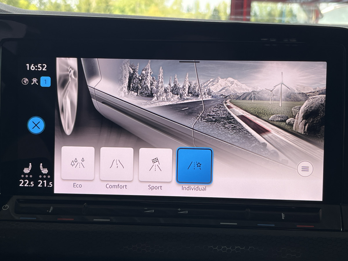 VOLKSWAGEN GOLF 8 GTD 2,0 TDI 200 DSG7 GPS CAMERA ACC COMPORTEMENT DYNAMIQUE  IQ-DRIVE PARK ASSIST PARK PILOT REGULATEUR ADAPTATIF  LIMITEUR FULL LED APPLE CARPLAY KEYLESS DRIVE SELECT  EXCELLENT ETAT