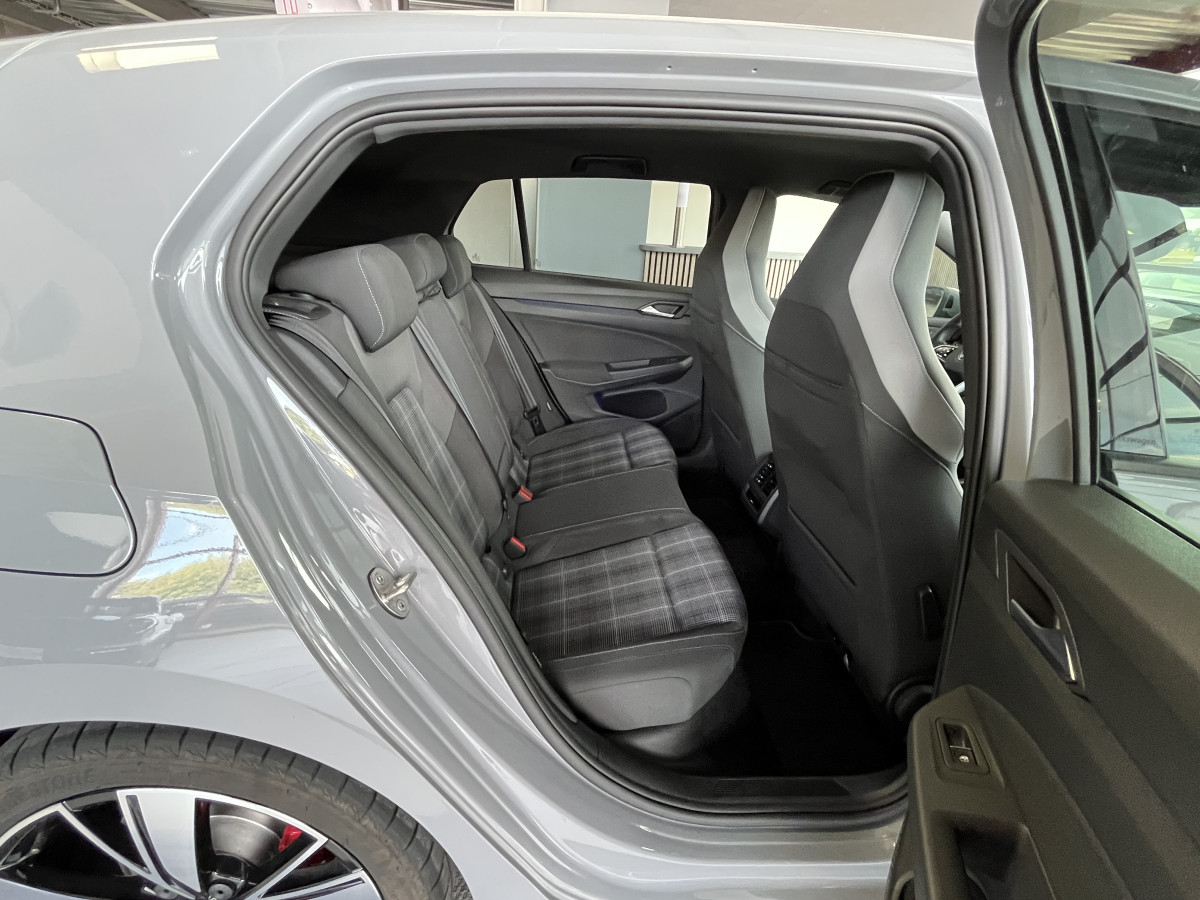 VOLKSWAGEN GOLF 8 GTD 2,0 TDI 200 DSG7 GPS CAMERA ACC COMPORTEMENT DYNAMIQUE  IQ-DRIVE PARK ASSIST PARK PILOT REGULATEUR ADAPTATIF  LIMITEUR FULL LED APPLE CARPLAY KEYLESS DRIVE SELECT  EXCELLENT ETAT